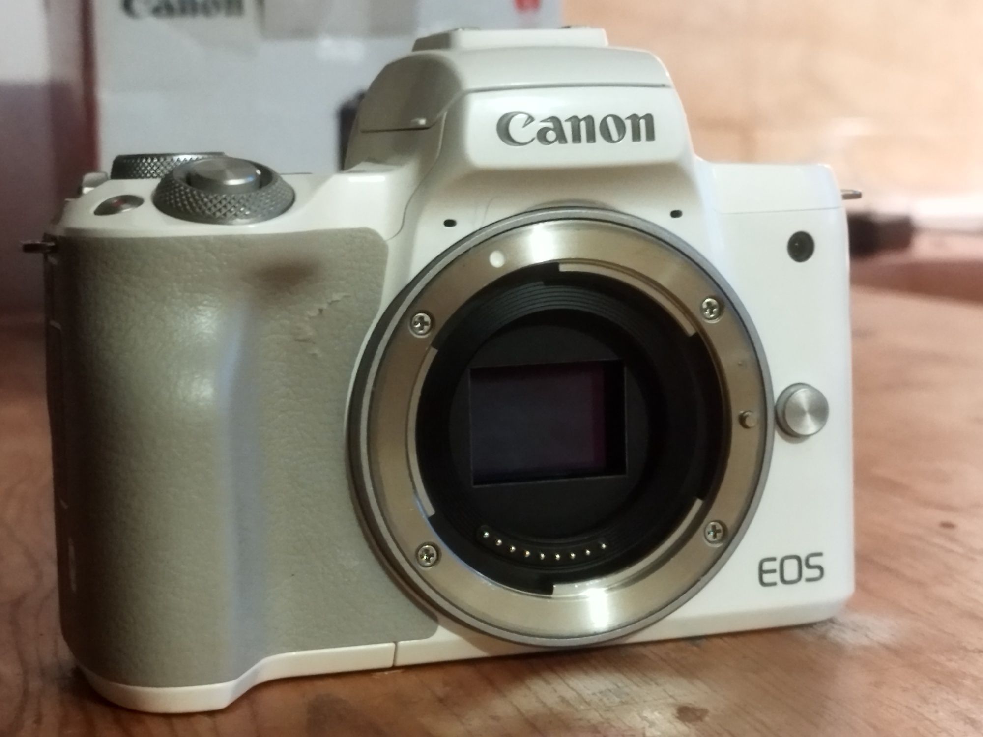 Canon M50 + обектив Canon EF 40mm 2.8 STM