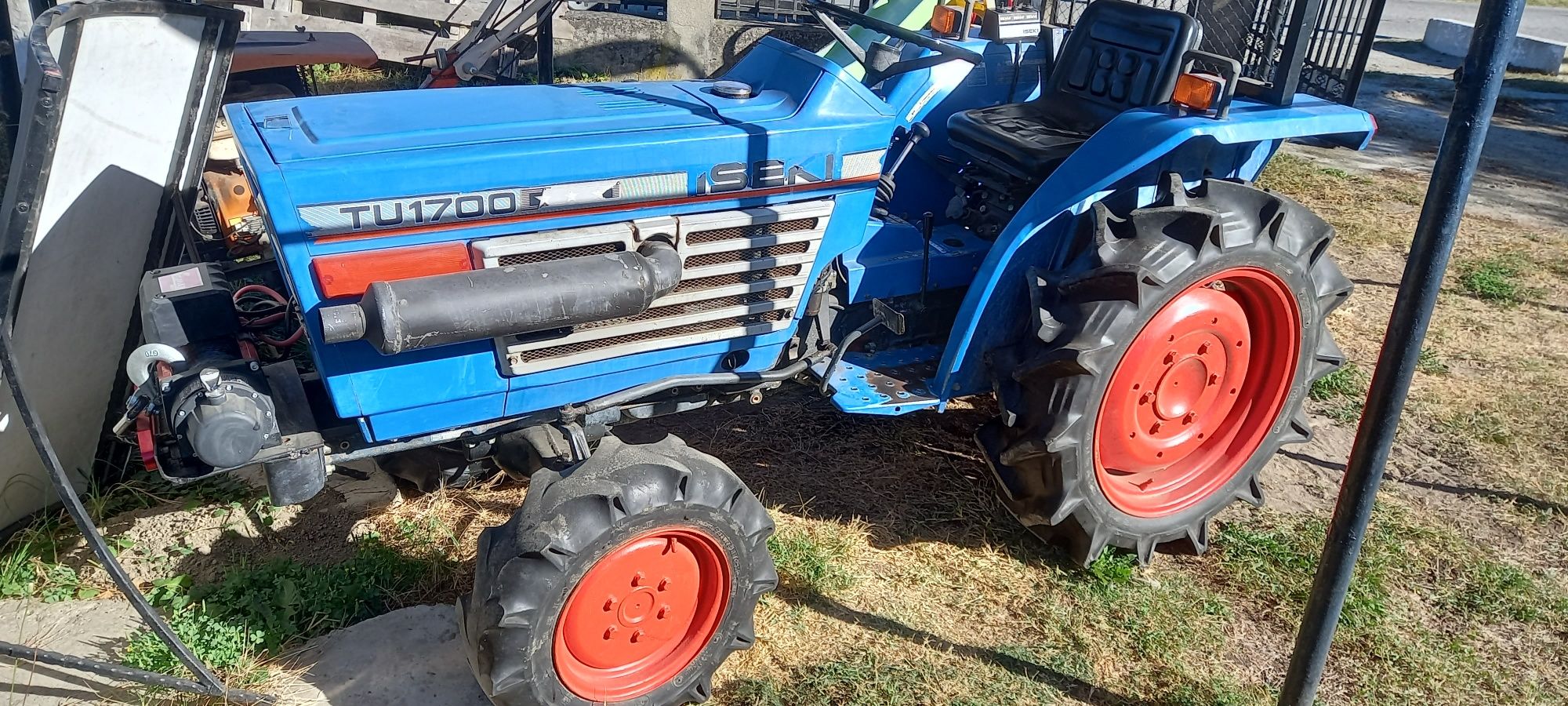 Vând tractor iseki japonez în 3 pistoane 24 cp