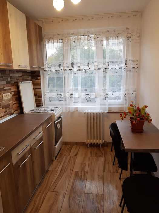 Inchiriez apartament 2 camere mobilat, utilat