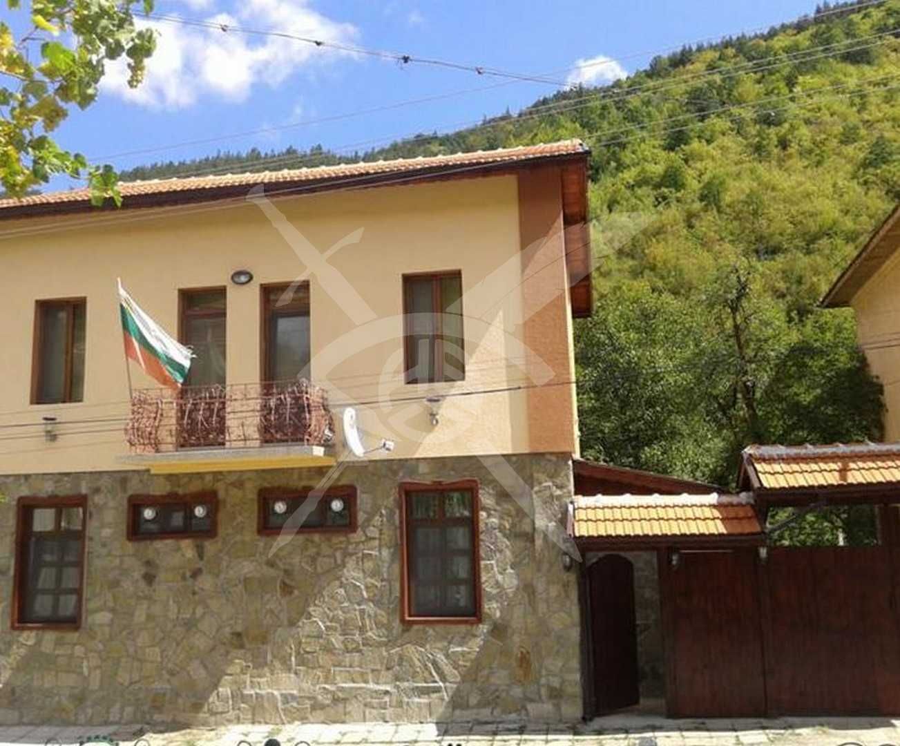 Къща в село Лопян № 12408
