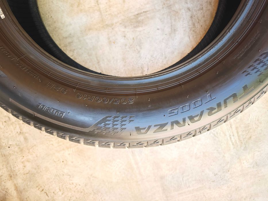 Anvelope 205/60/16 an 2024 vara BRIDGESTONE Turanza T005
