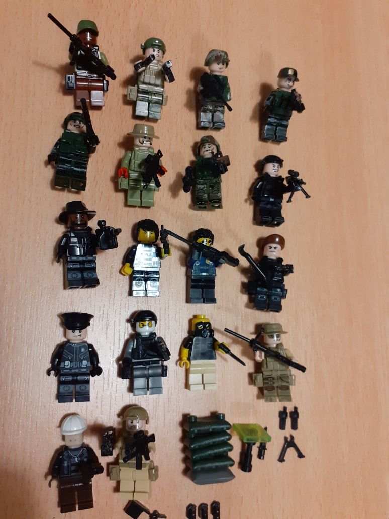 Set 18 figurine lego super echipate