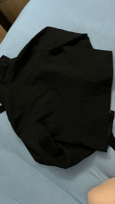 Черно официално яке