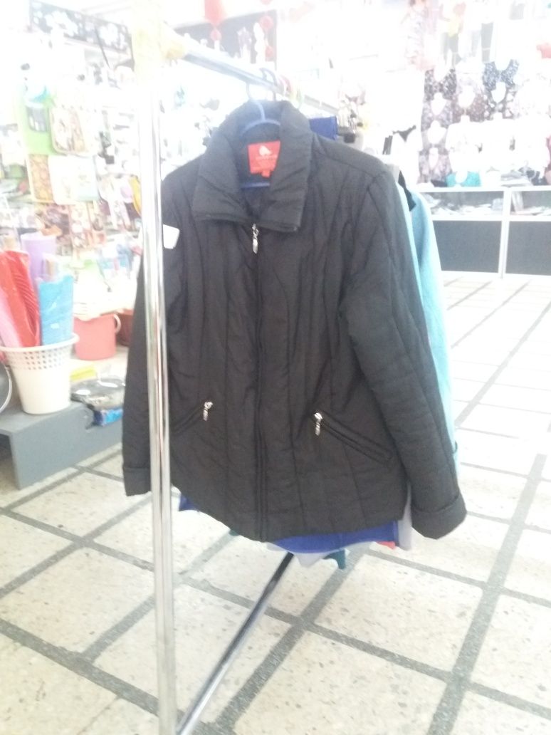 куртка осень-весна размер 46-48...цена 8500