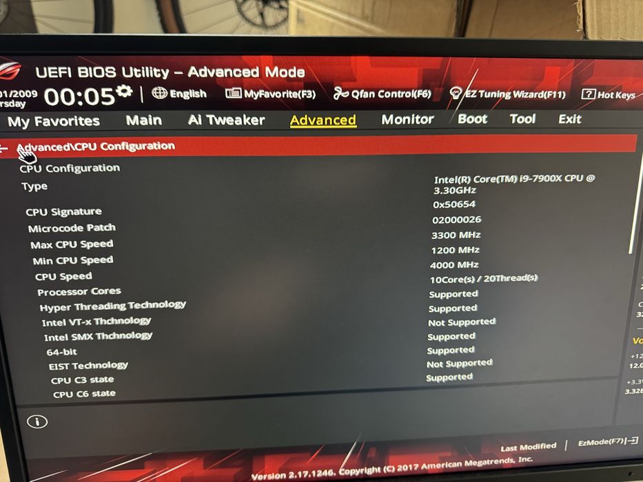 НОВ Уникален геймърски компютър i9 10х4гхц/32рам/2х11гб видео/256+3тб