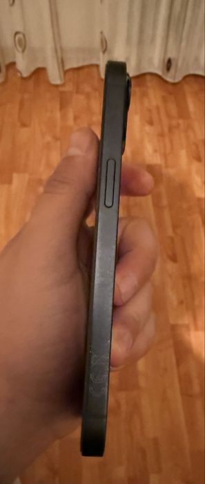 Vand iphone 13 in stare buna