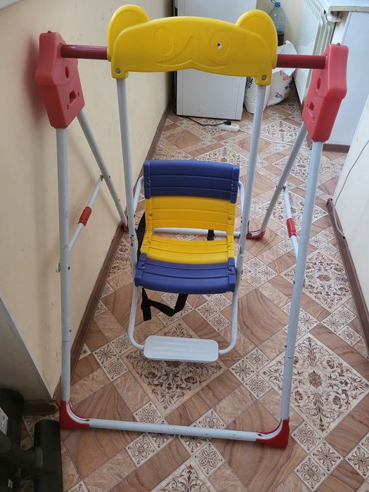 Продам детскую качелю