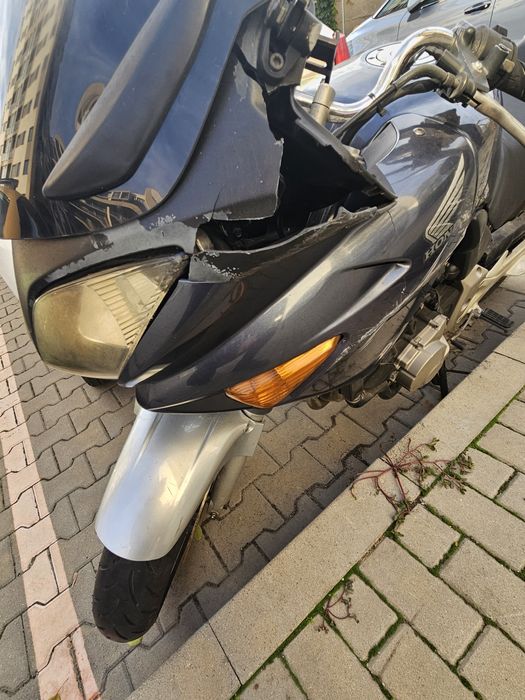 Vând Honda CBF 600S avariat, funcțional