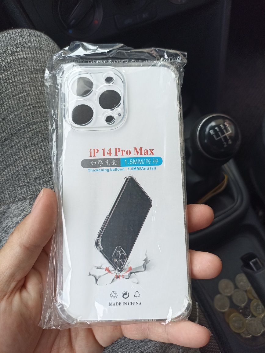 Продам 2 прозрачных чехла на iPhone 14Pro max