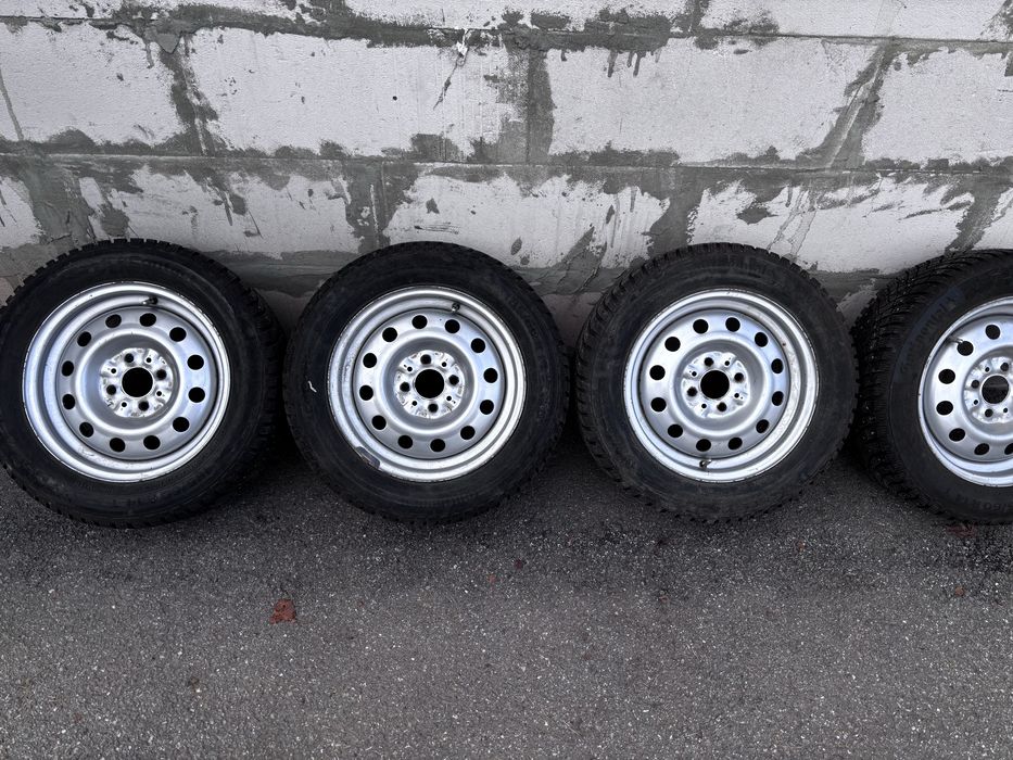 Зимняя резина Continental Ice Contact 3 185/60 R14 82 T с шипами