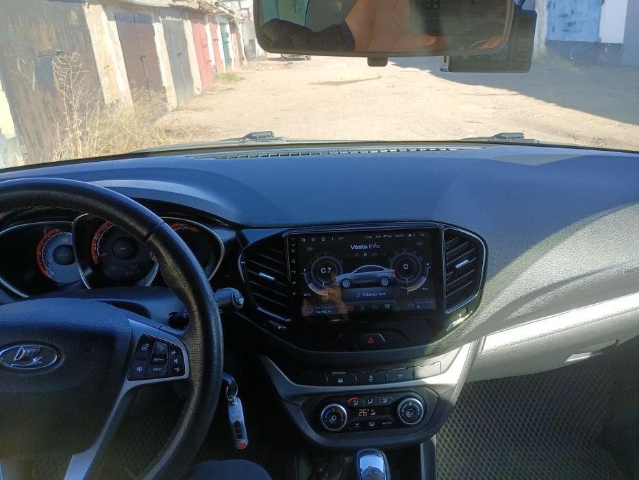 Продам Lada Веста св кросс. В хорошем состоянии.