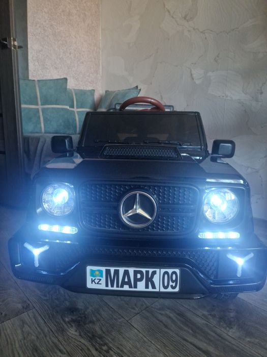Продам машинку детскую