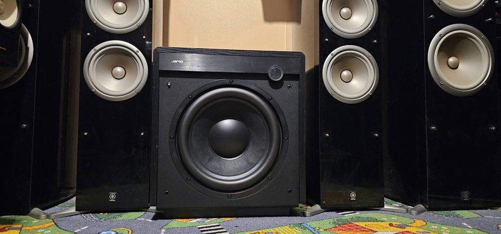 Jamo SUB 660 - subwoofer activ pentru filme sau muzica
