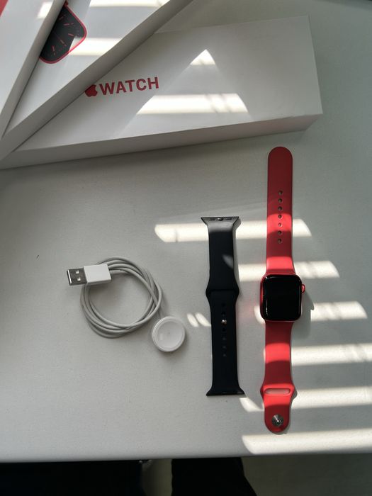 Смарт-часы Apple Watch Series 6 40mm Red Aluminium Red Band