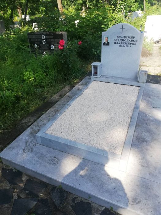 Мраморни плочи, плотове и паметници и за домашни любимци