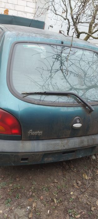 Piese ford fiesta 2001 ,4 uși ,benzină motor 1,3