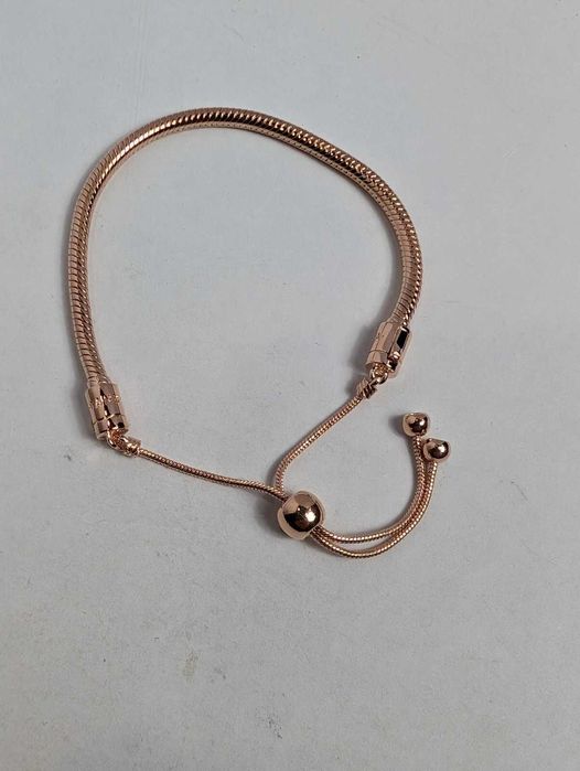 Гривна Пандора|Pandora