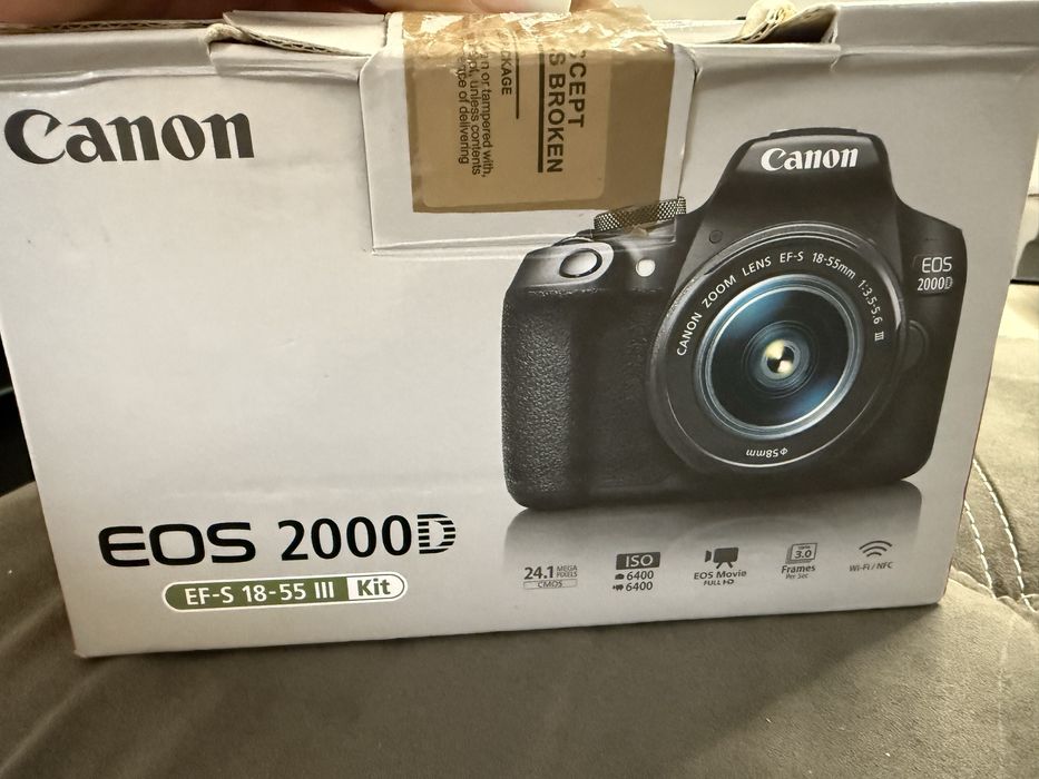 Canon eos 2000d.