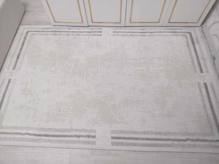 Продам ковёр в хорошем состоянии чистый  размер  ширина 150 длина 230