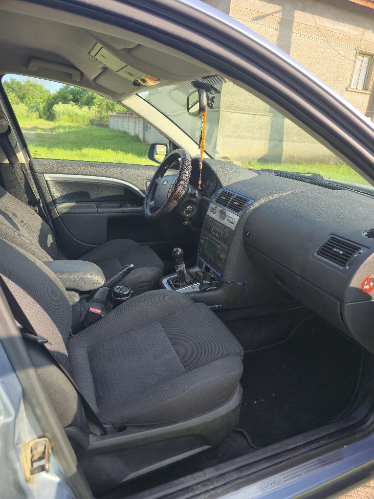 Продавам Ford mondeo mk3 1.8(Бензин, газ)