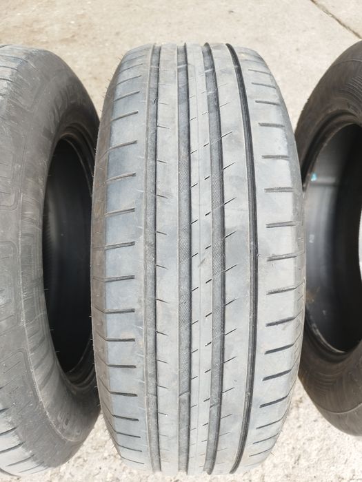 Гуми ,,VREDESTEIN" 225 65 17