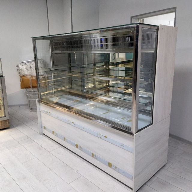 Витрина холодильник торт учун