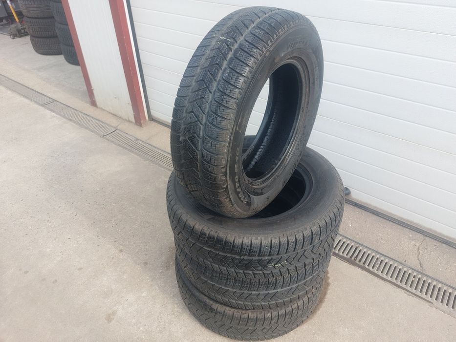 135 lei bucata! Set anvelope M+S/IARNA 215 70 16 Pirelli