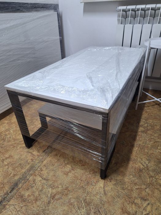 Продам журнальный стол! Распродажа мебели!