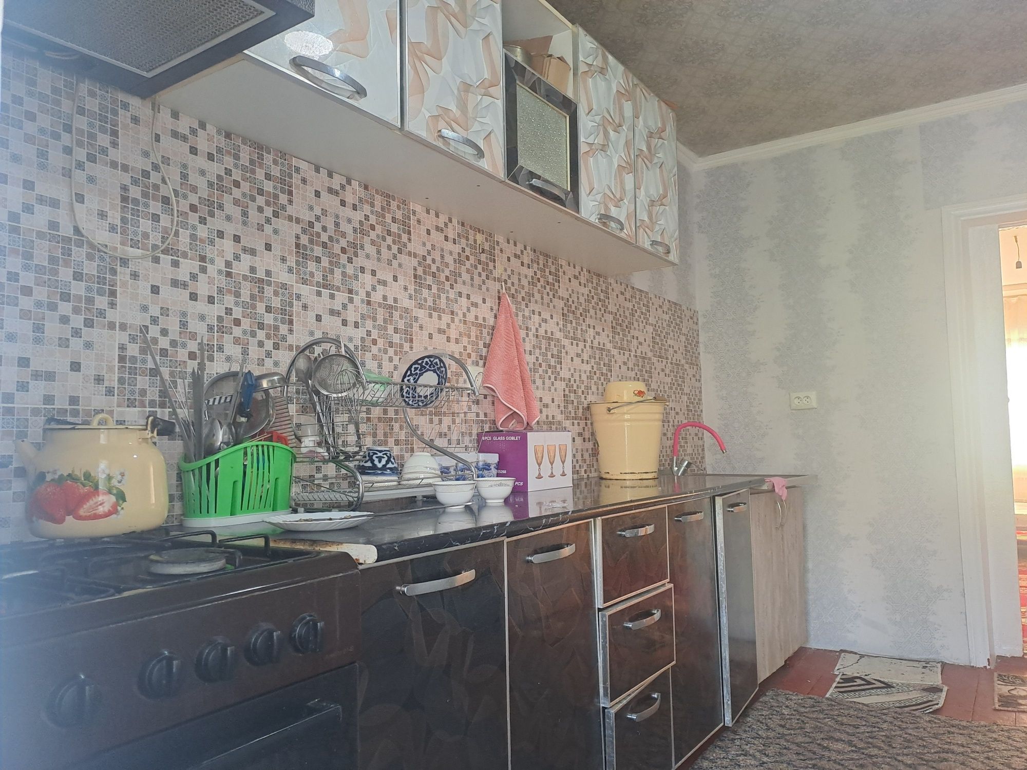 Бассейн с утра до вечера.