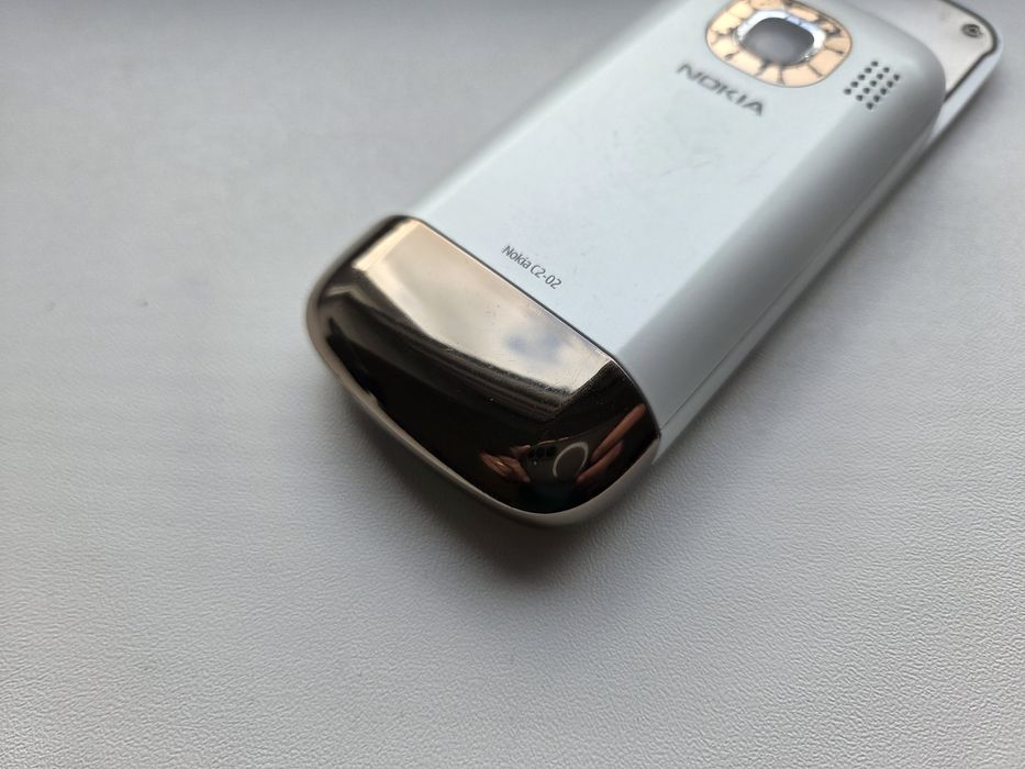Nokia C2-02 Gold