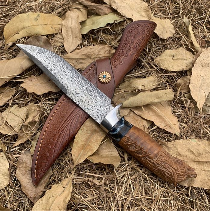 Японски ловен нож MYATO WOOLF DAMASK с кожена кания,LN429