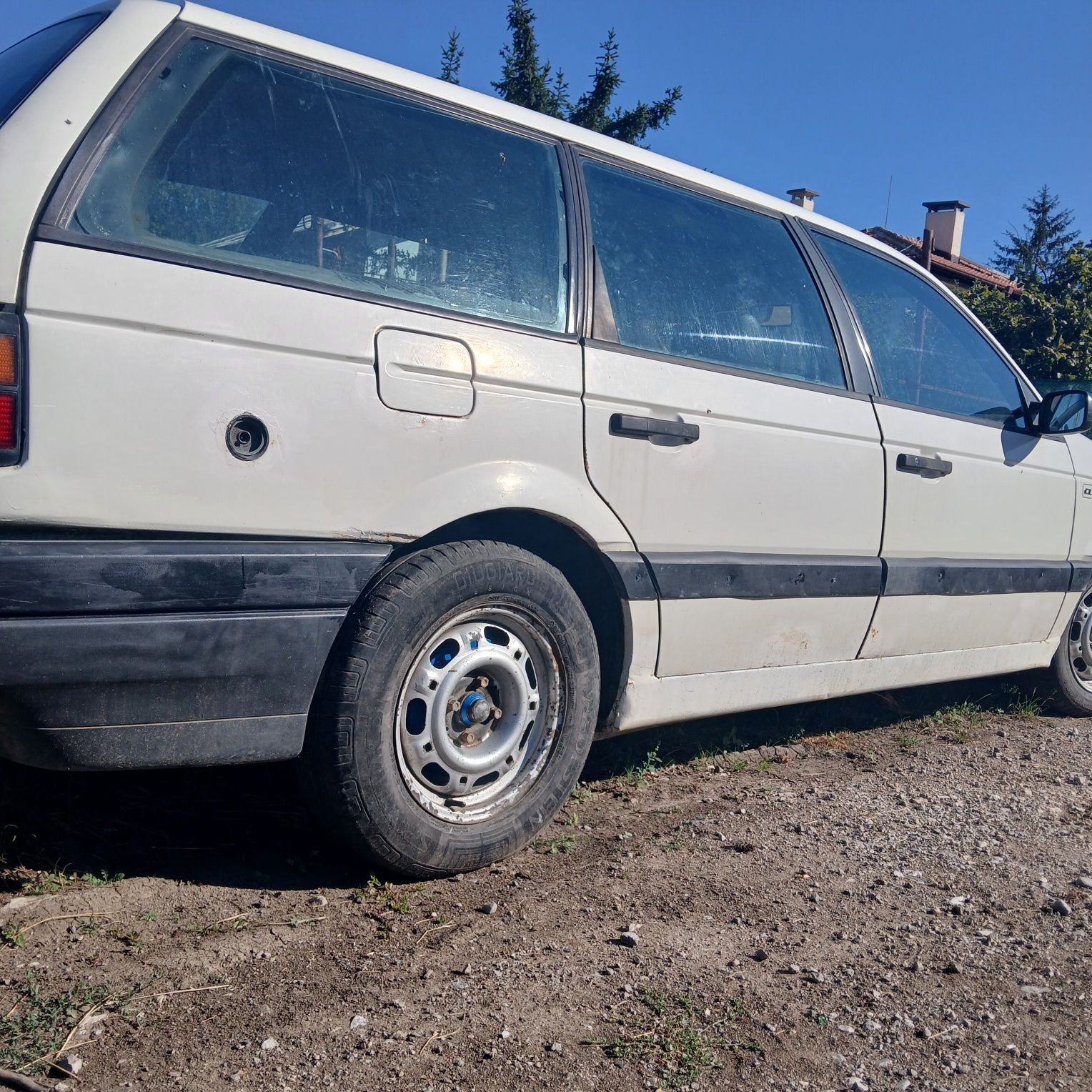 WV Пасат комби 18/90 1650 лв
