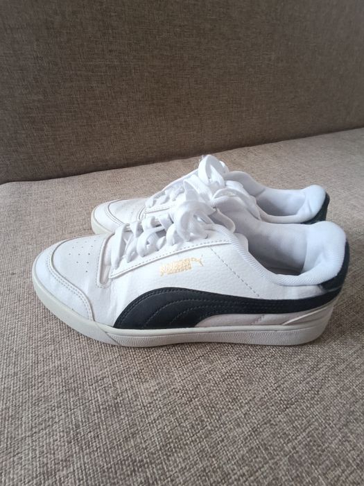 Vând adidași puma unisex