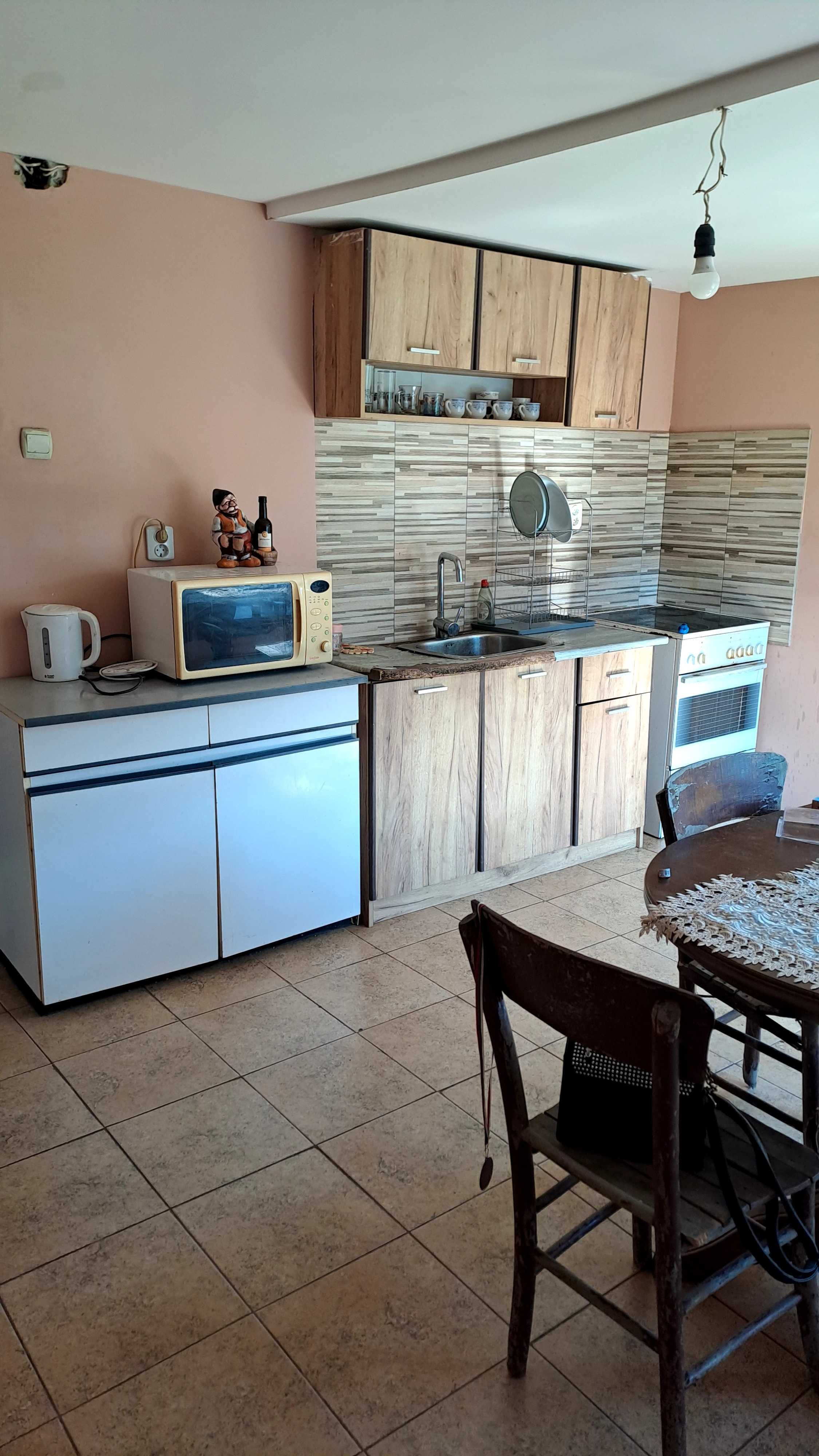 Продавам къща в с.Стубел