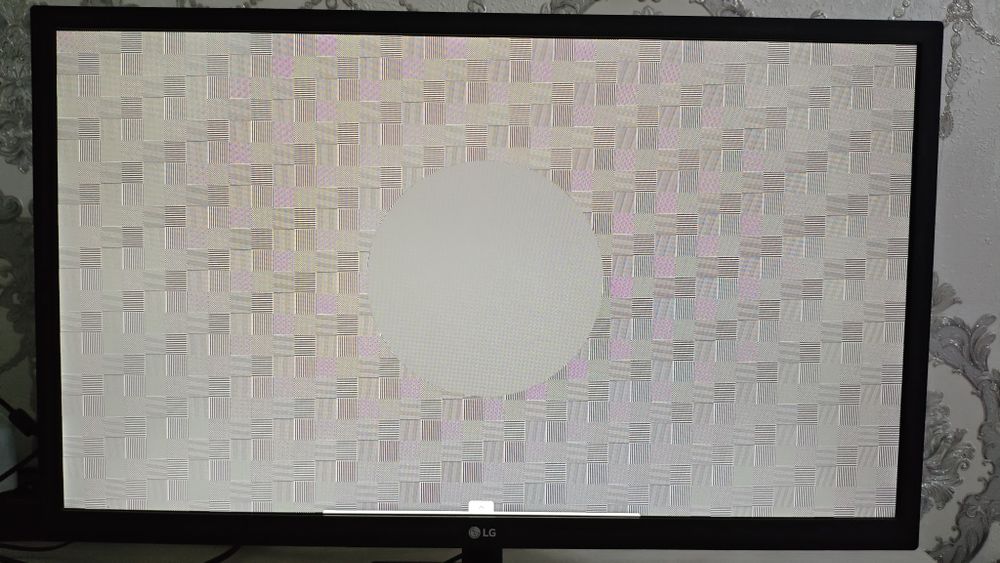 Продаётся офисный монитор LG Monitor 24 sotiladi