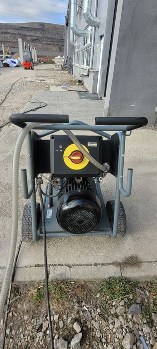 Aparat de spalat cu presiune KARCHER HD 9/50-4 Cage