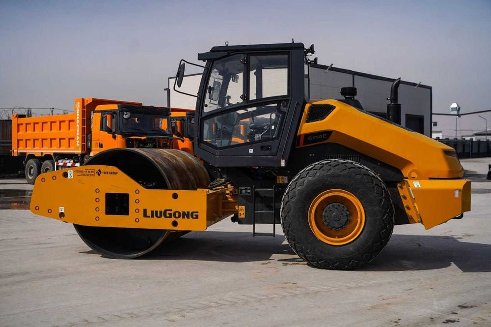 Грунтовый каток CLG6114E