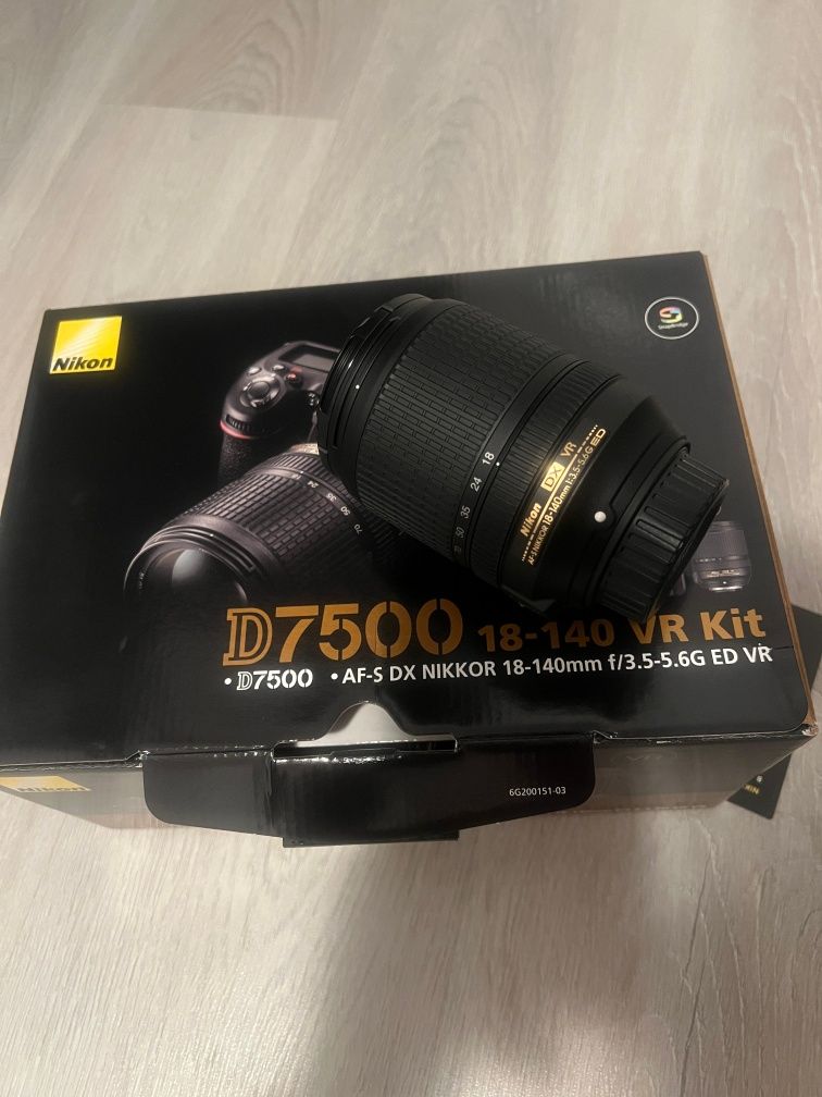 Aparat foto dslr Nikon D7500