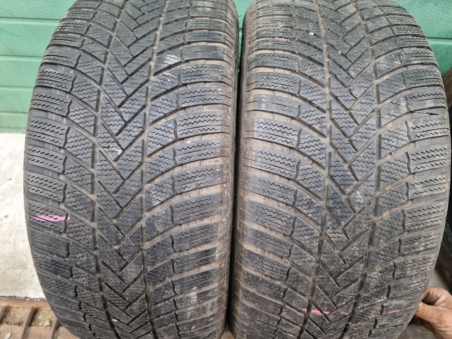 Anvelope 255/50R19 marca Bridgestone, DOT 2022, 6 mm ,M +S