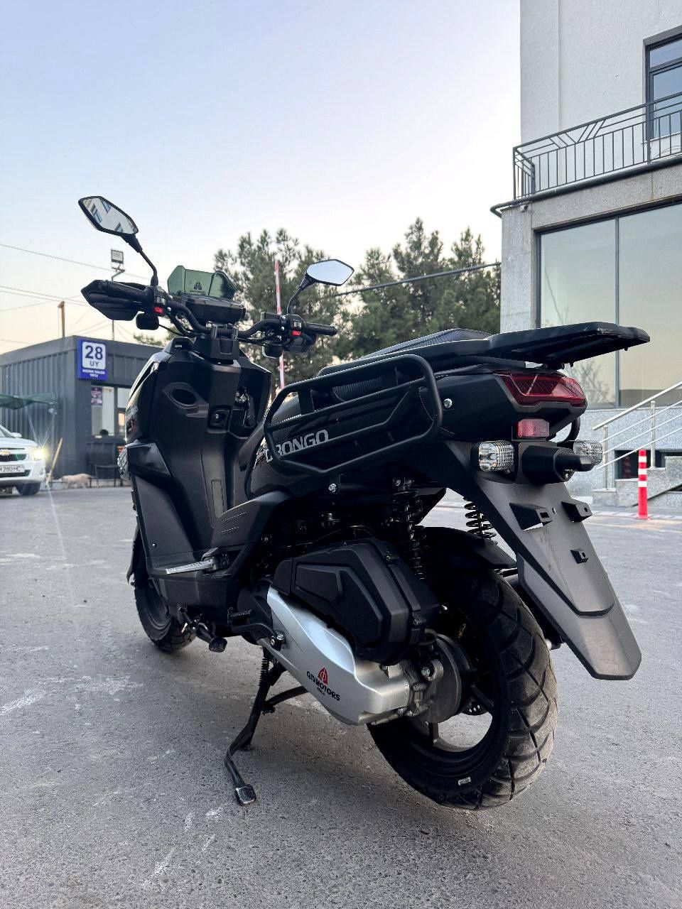 Tank 90+ yuradi yangi sukuter