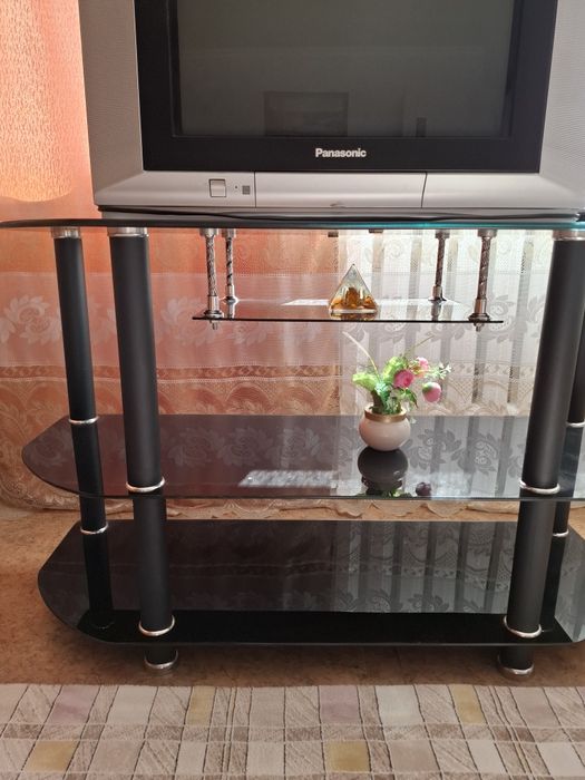 Тумба стеклянная