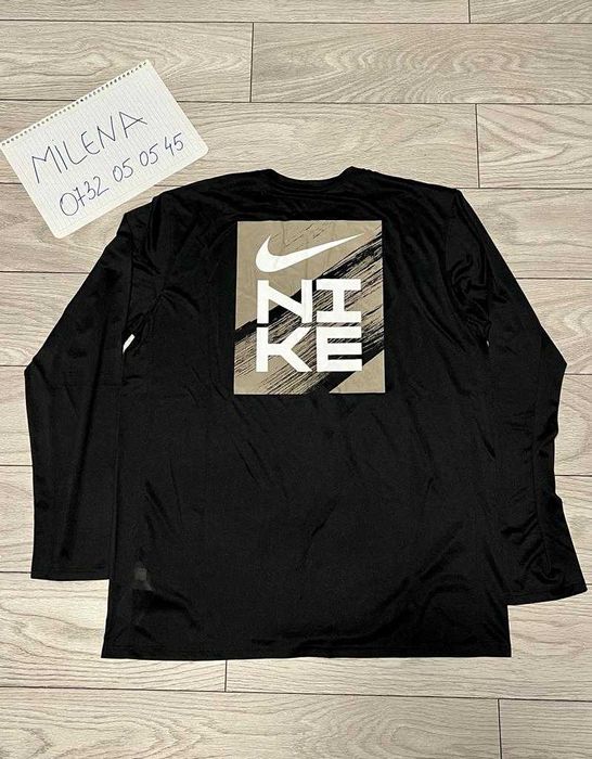 Bluza sport neagra Nike cu model pe spate, marimea XL
