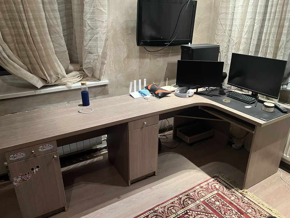Письменный, компьютерный стол