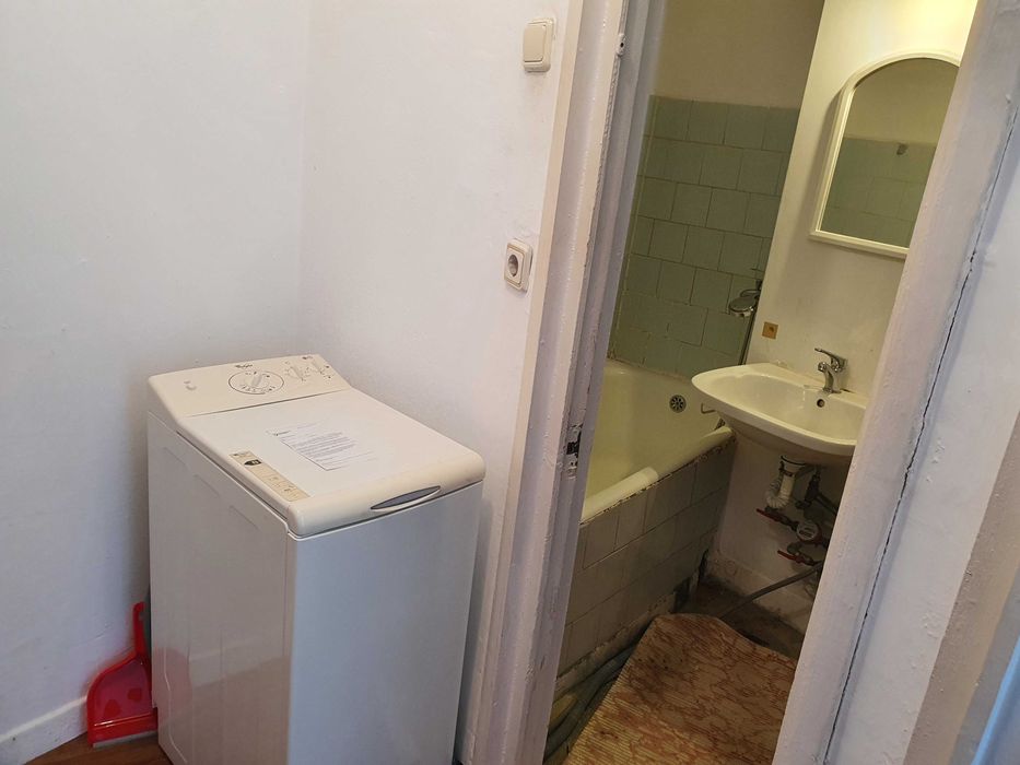 vand garsoniera centru zona Zavoi