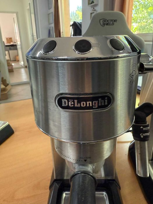 Espressor manual DELONGHI Dedica Style EC685.M + Rasnita + Accesorii