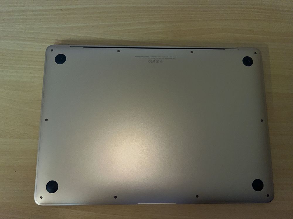 USA RoseGold Macbook AIR 256GB 8RAM за части
