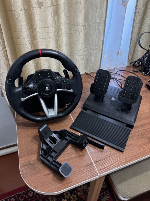 Игровой руль с педалями Hori Racing Wheel APEX