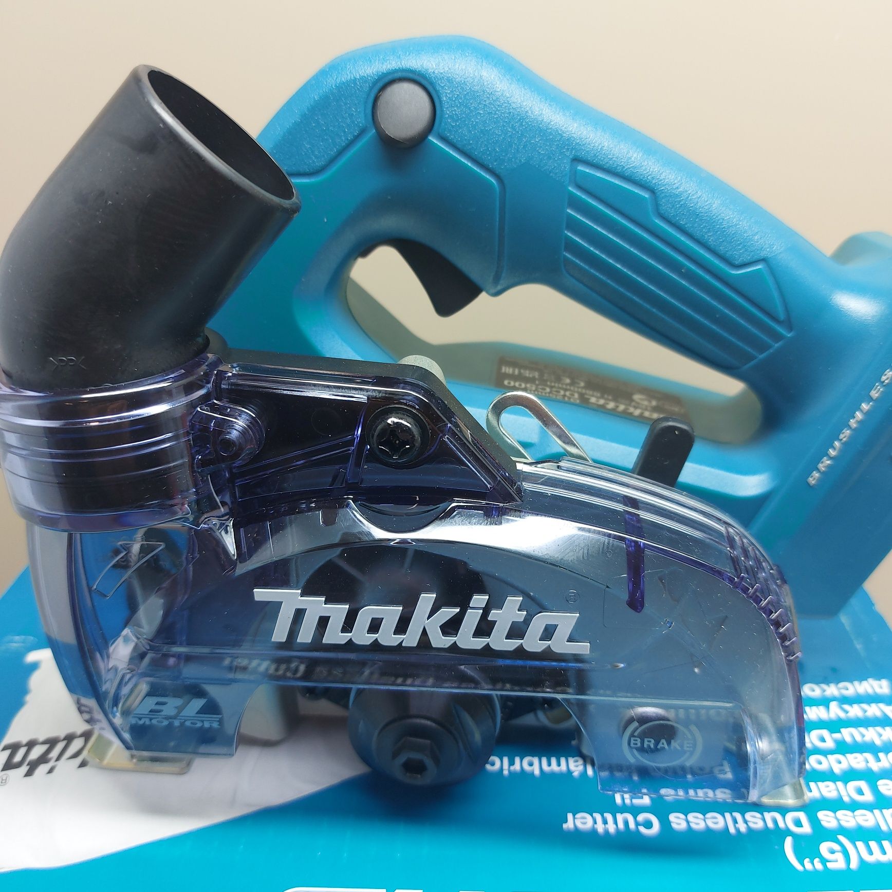 Акумулаторна машина за рязане на плочки и камък Makita DCC500Z