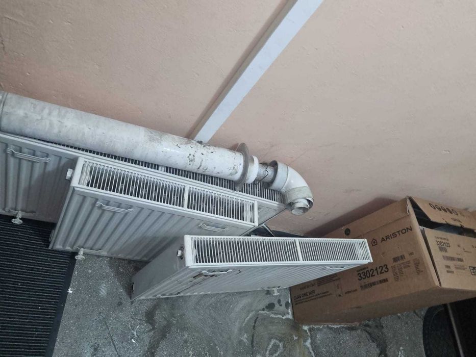 Urgent 3 calorifere si 1 centrala Ariston