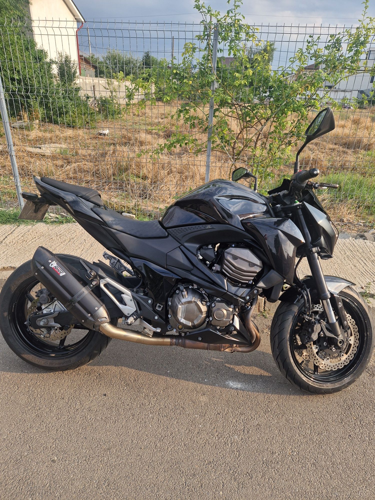Kawasaki z800  70kw LEGAL A2